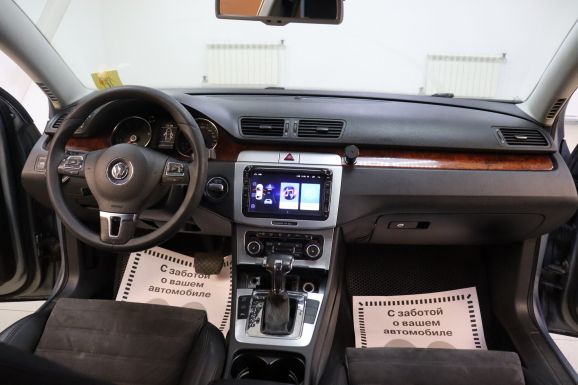 Volkswagen Passat, 1.8 л, Робот, 2010 фото 13