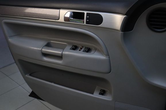 Volkswagen Touareg, 3.0 л, АТ, 2008 фото 8