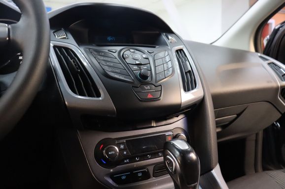 Ford Focus, 2.0 л, Робот, 2014 фото 13