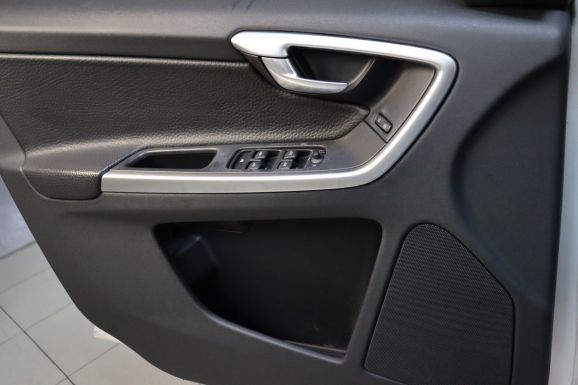 Volvo XC60, 2.4 л, АТ, 2013 фото 8