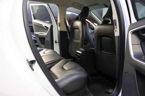 Volvo XC60, 2.4 л, АТ, 2013 фото 1