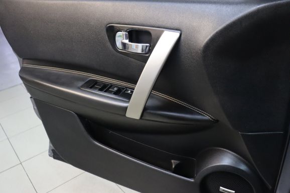 Nissan Qashqai+2, 2.0 л, Вариатор, 2012 фото 10