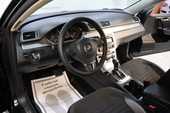 Volkswagen Passat, 1.8 л, Робот, 2013 фото 9