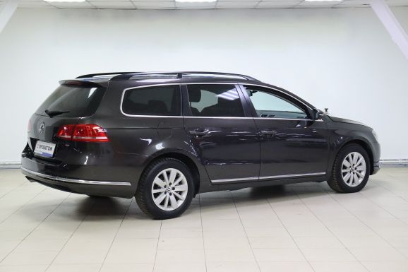Volkswagen Passat, 1.8 л, Робот, 2011 фото 6