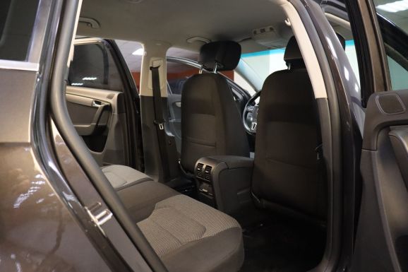 Volkswagen Passat, 1.8 л, Робот, 2011 фото 1