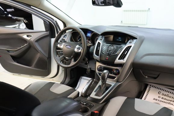 Ford Focus, 1.6 л, Робот, 2013 фото 7
