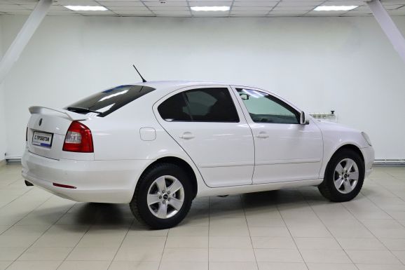 Skoda Octavia, 1.8 л, АТ, 2013 фото 6
