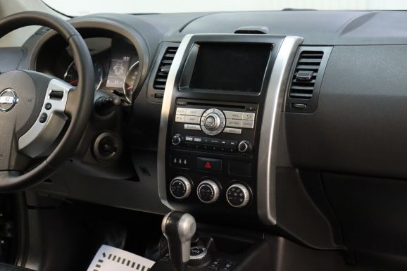 Nissan X-Trail, 2.5 л, Вариатор, 2013 фото 1