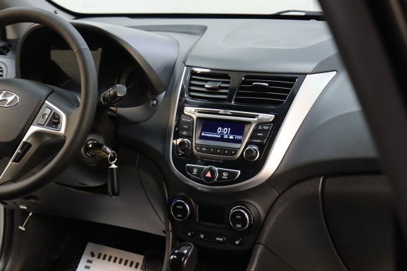 Hyundai Solaris, 1.6 л, АТ, 2014 фото 2