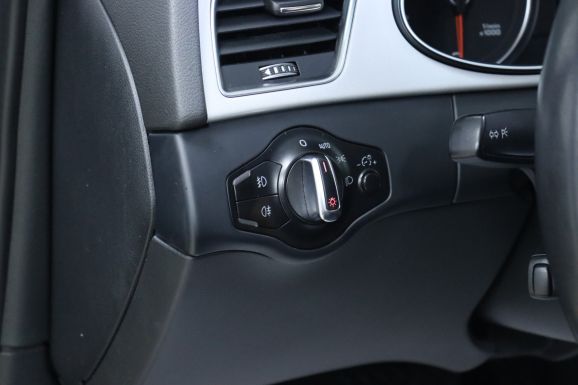 Audi A4, 1.8 л, Вариатор, 2015 фото 10