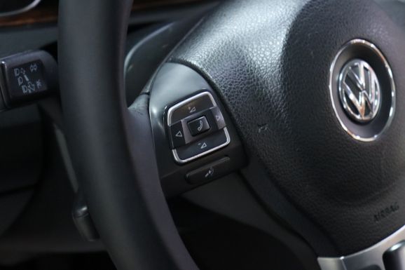 Volkswagen Passat, 1.8 л, Робот, 2010 фото 11