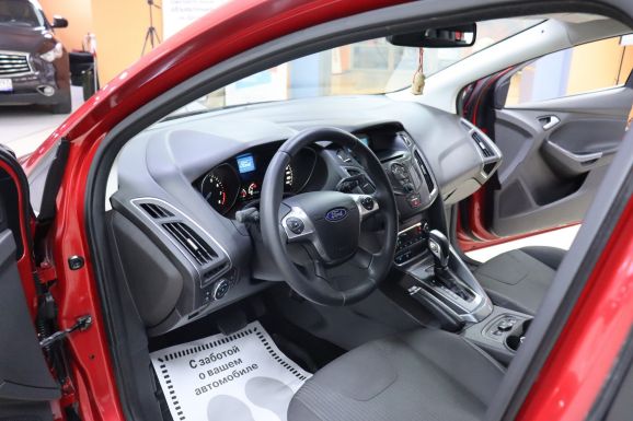Ford Focus, 2.0 л, Робот, 2014 фото 1