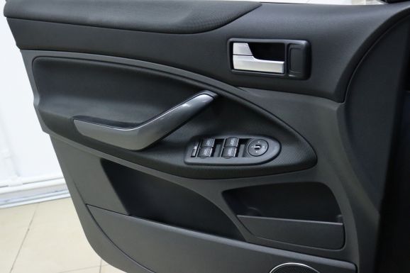 Ford Kuga, 2.0 л, Робот, 2011 фото 2