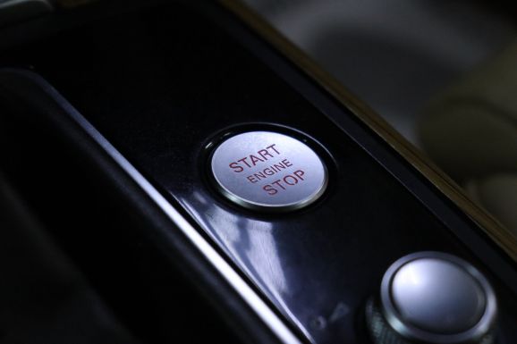 Audi A6, 2.8 л, Робот, 2011 фото 7