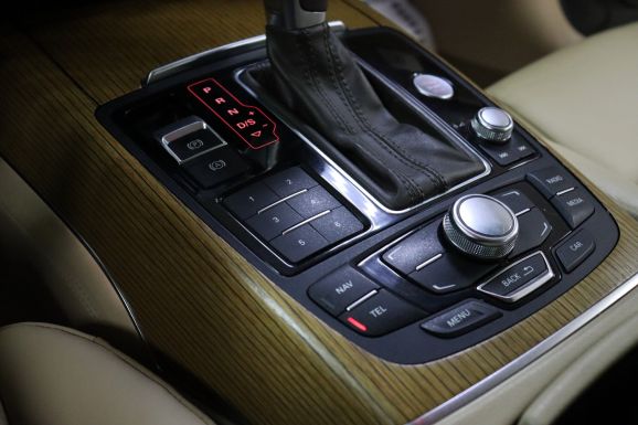 Audi A6, 2.8 л, Робот, 2011 фото 17