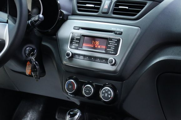 Kia Rio, 1.4 л, АТ, 2016 фото 2