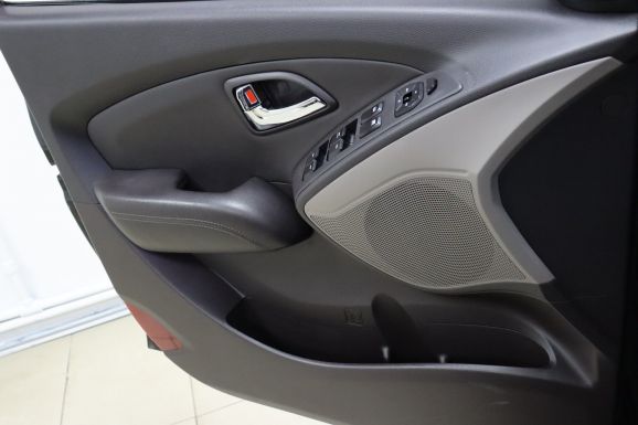 Hyundai ix35, 2.0 л, АТ, 2013 фото 16