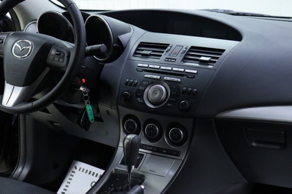 Mazda 3, 1.6 л, АТ, 2011 фото 1