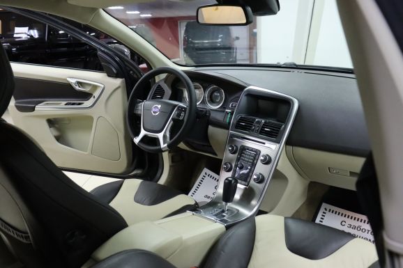 Volvo XC60, 2.4 л, АТ, 2013 фото 7