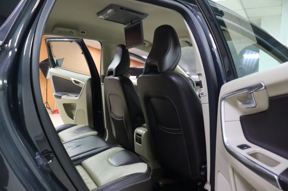 Volvo XC60, 2.4 л, АТ, 2013 фото 8