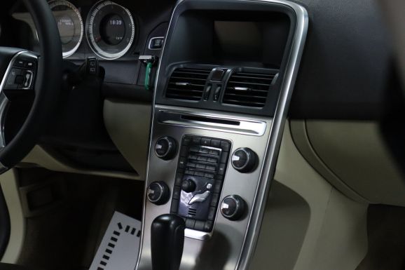 Volvo XC60, 2.4 л, АТ, 2013 фото 1