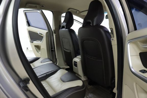 Volvo XC60, 2.4 л, АТ, 2013 фото 1