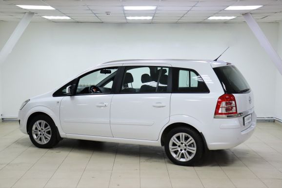 Opel Zafira, 1.8 л, Робот, 2012 фото 4