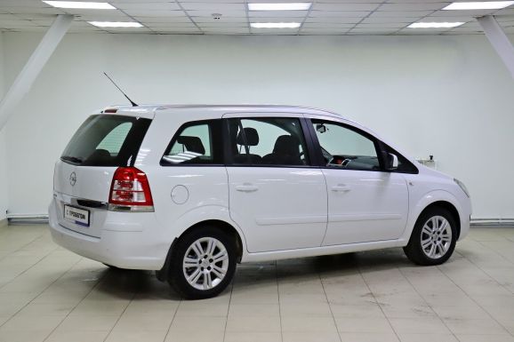 Opel Zafira, 1.8 л, Робот, 2012 фото 6