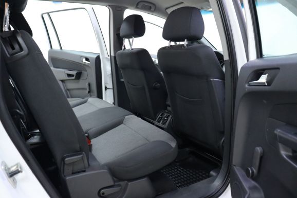 Opel Zafira, 1.8 л, Робот, 2012 фото 8