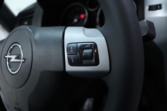 Opel Zafira, 1.8 л, Робот, 2012 фото 13