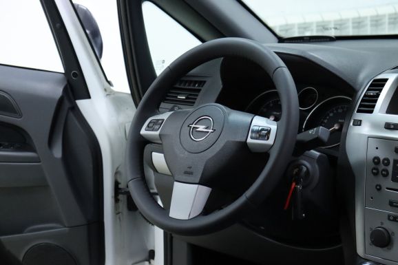 Opel Zafira, 1.8 л, Робот, 2012 фото 2