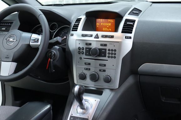 Opel Zafira, 1.8 л, Робот, 2012 фото 1