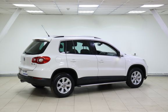 Volkswagen Tiguan, 2.0 л, АТ, 2010 фото 6