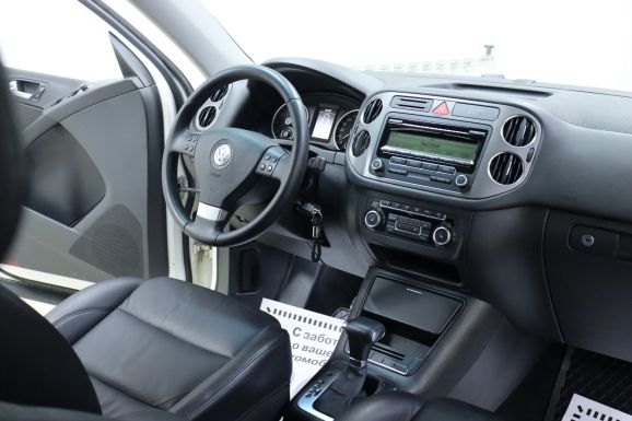 Volkswagen Tiguan, 2.0 л, АТ, 2010 фото 7