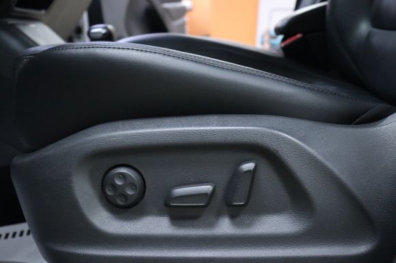 Volkswagen Tiguan, 2.0 л, АТ, 2010 фото 9