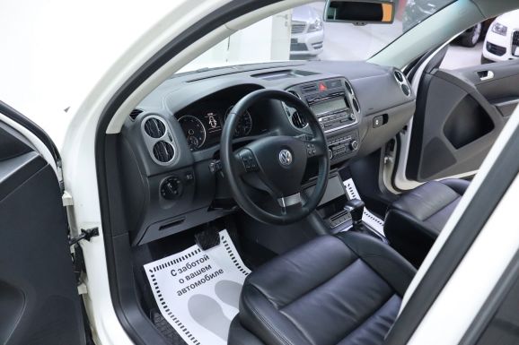 Volkswagen Tiguan, 2.0 л, АТ, 2010 фото 10