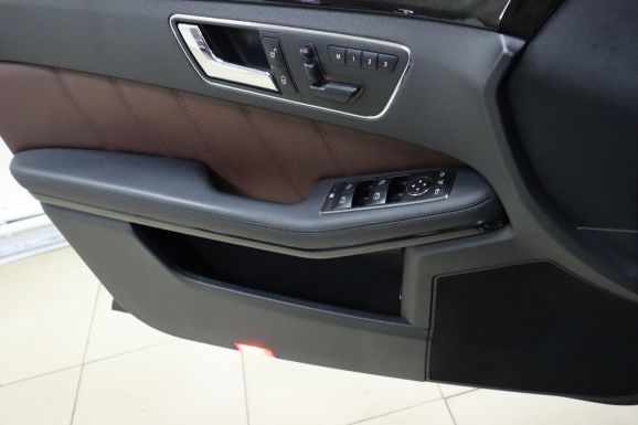 Mercedes-Benz E-Класс, 3.0 л, АТ, 2011 фото 16