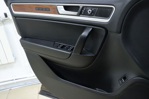 Volkswagen Touareg, 3.6 л, АТ, 2011 фото 7