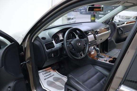 Volkswagen Touareg, 3.6 л, АТ, 2011 фото 10