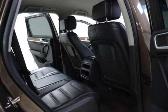 Volkswagen Touareg, 3.6 л, АТ, 2011 фото 2