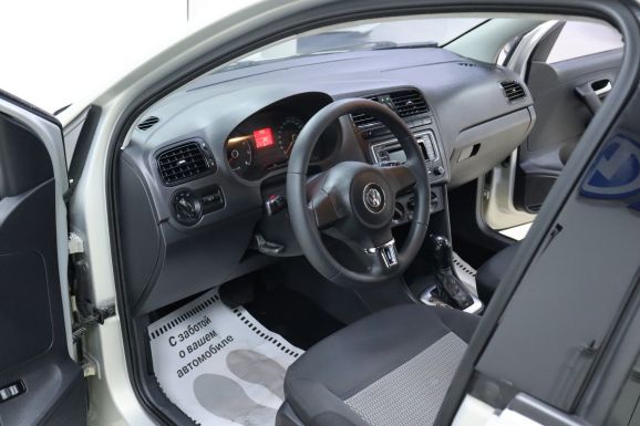 Volkswagen Polo, 1.6 л, АТ, 2013 фото 9