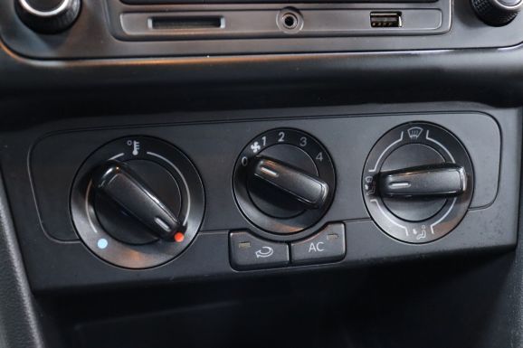 Volkswagen Polo, 1.6 л, АТ, 2013 фото 14