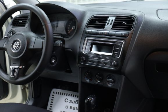 Volkswagen Polo, 1.6 л, АТ, 2013 фото 2