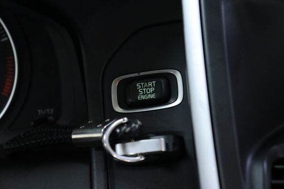 Volvo XC60, 2.0 л, Робот, 2010 фото 14