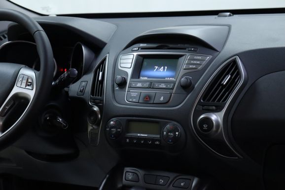 Hyundai ix35, 2.0 л, АТ, 2013 фото 2