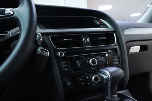 Audi A4, 1.8 л, Вариатор, 2013 фото 8