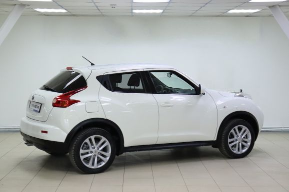 Nissan Juke, 1.6 л, Вариатор, 2011 фото 6