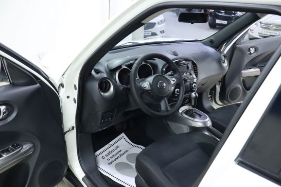 Nissan Juke, 1.6 л, Вариатор, 2011 фото 11