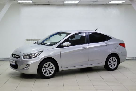 Hyundai Solaris, 1.6 л, АТ, 2011 фото 3