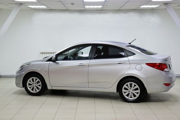Hyundai Solaris, 1.6 л, АТ, 2011 фото 4